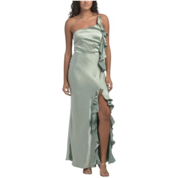 Selfie Leslie Dresses & Skirts - SELFIE LESLIE Jayda One Shoulder Ruffle Trim Maxi Dress